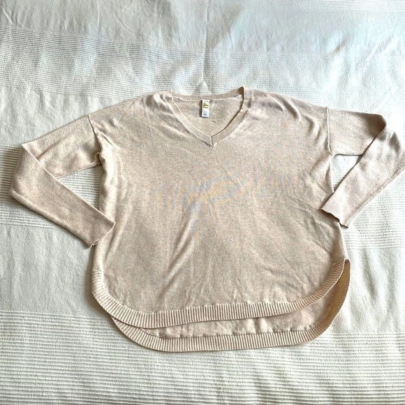 LOLE Oversized Cream Coloured V-Neck Sweater Size XS - Picture 1 of 9
